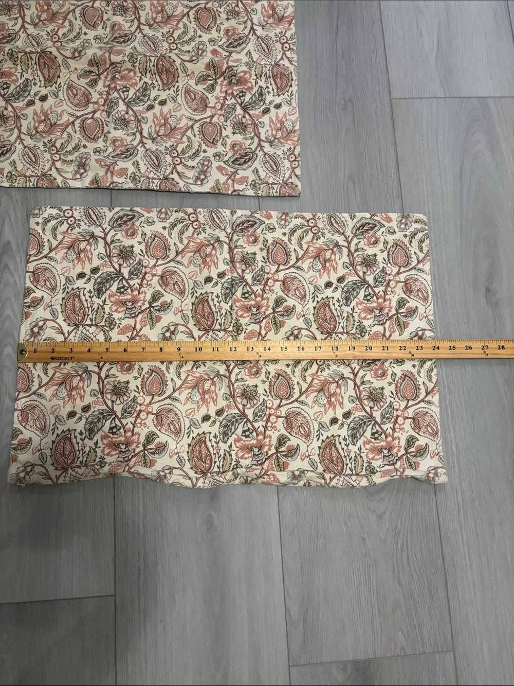 Pottery Barn Floral Paisley Pillowcase Covers Pair in Cream & Dusty Rose 16”x26”